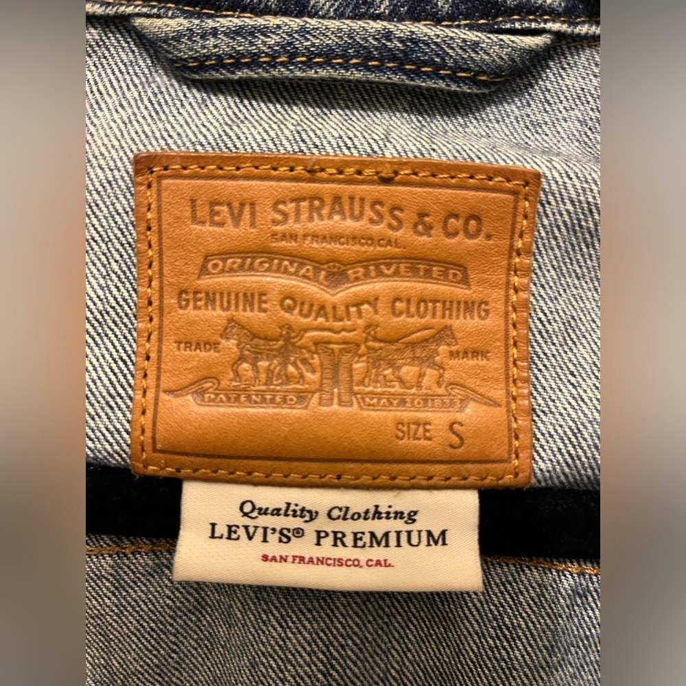 Levi’s Denim Jacket | Size Small - Picture 4 of 5